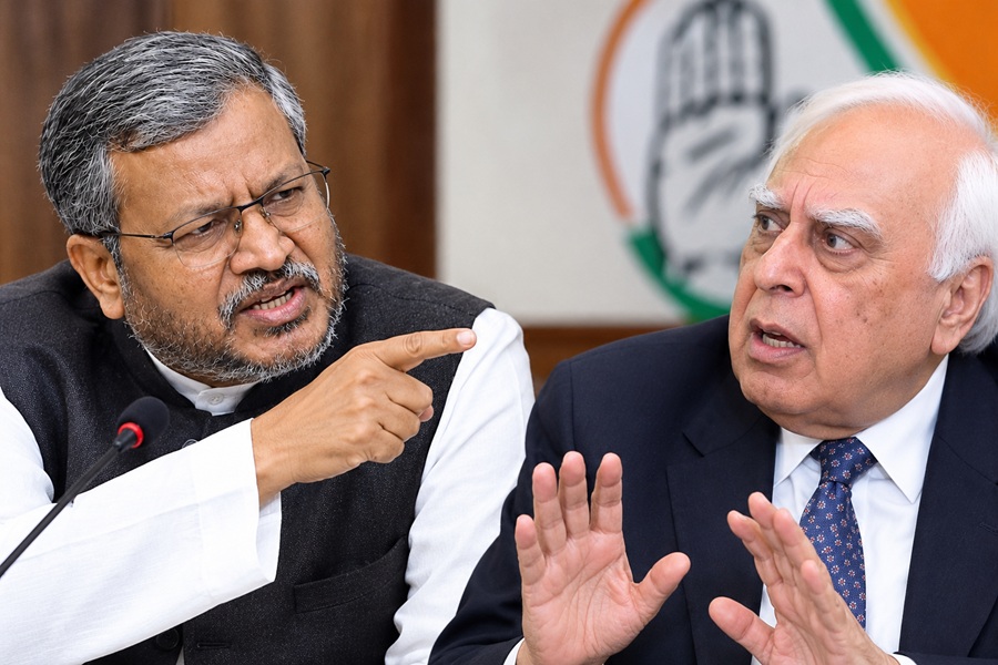आपको न्यायालय का मनोनकूल फैसला न्यायिक और प्रतिकूल में राजनीति क्यों दिखायी देती है
