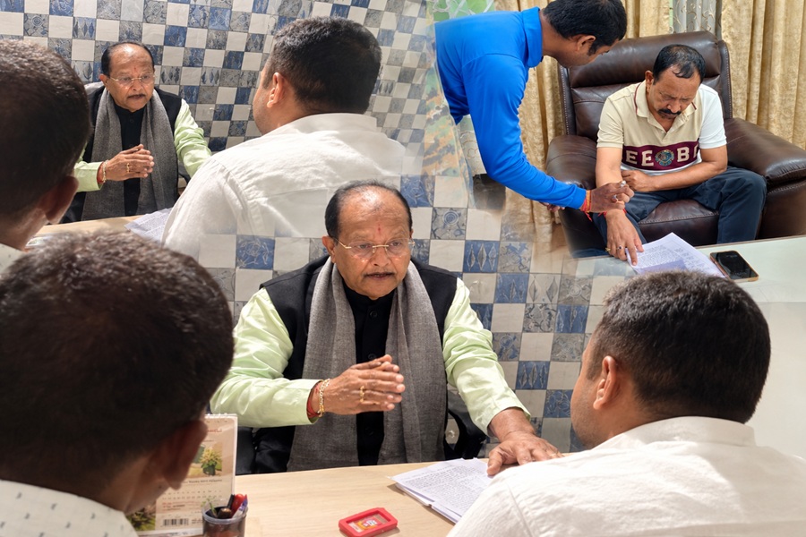 दर दर की ठोकरें खा रहे हैं सम्मान जनक सेवा में रहने के लिए सहायक पुलिसकर्मी