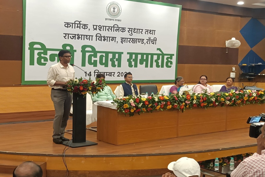 सुशासन के लिए सरल हिंदी और पारदर्शी व्यवस्था जरूरीः प्रवीण टोप्पो