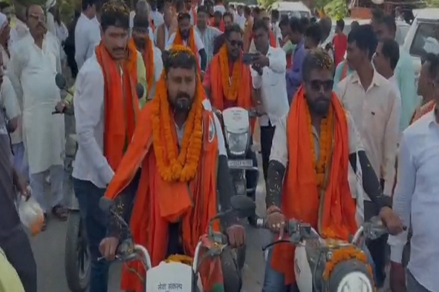 PM मोदी के जन्मदिन पर गुजरात से निकली बाइक रैली गढ़वा पहुंची, BJP ने किया भव्य स्वागत