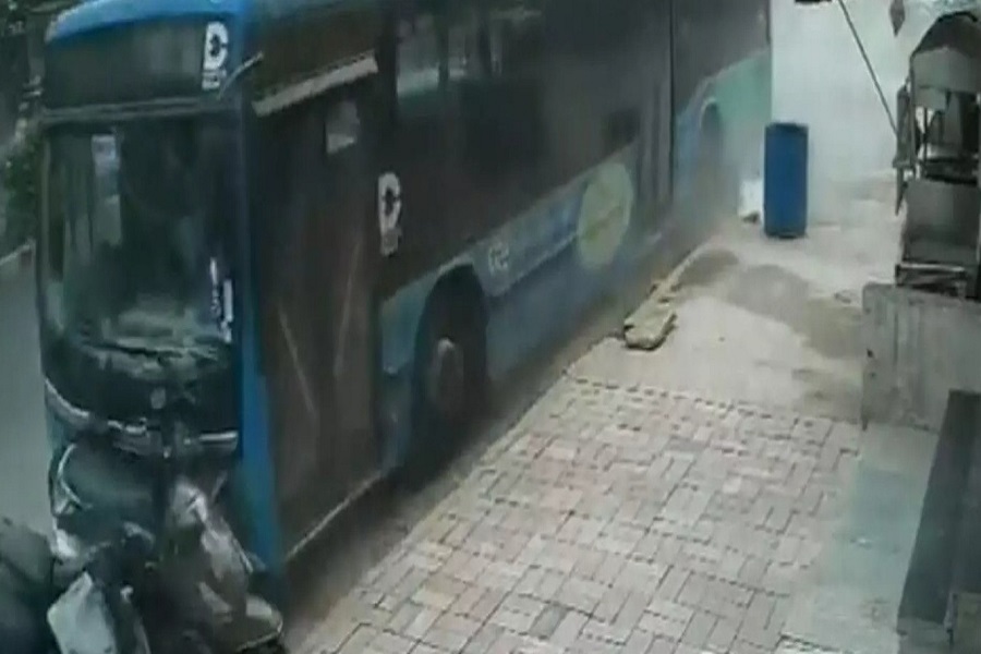 BUS.jpeg