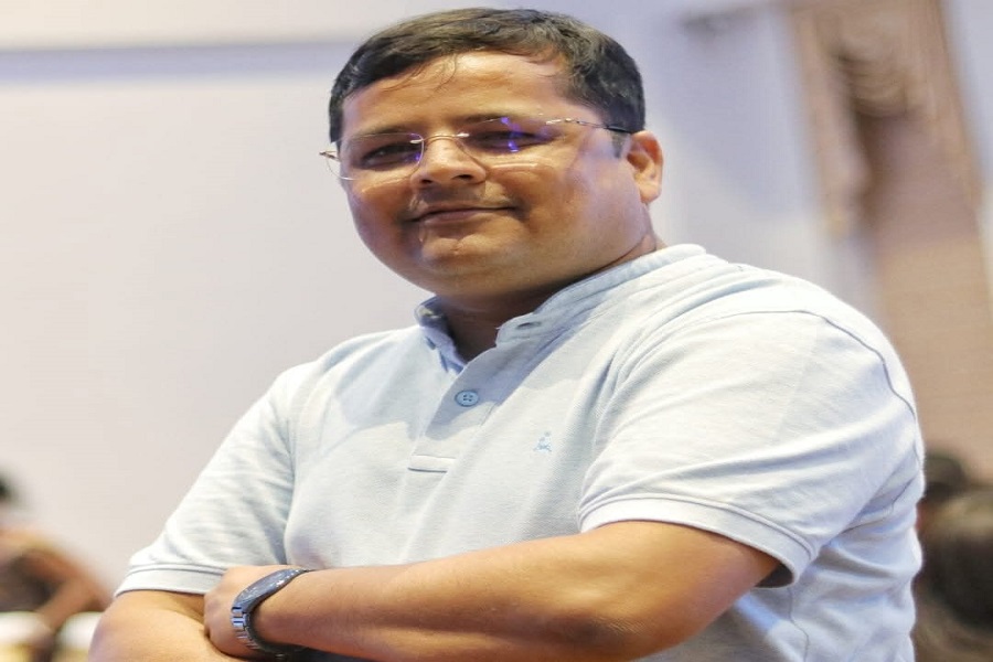 पूर्व CM चम्पाई सोरेन के वरीय आप्त सचिव रहे चंचल गोस्वामी ने मां दुर्गा को समर्पित भजन गाया