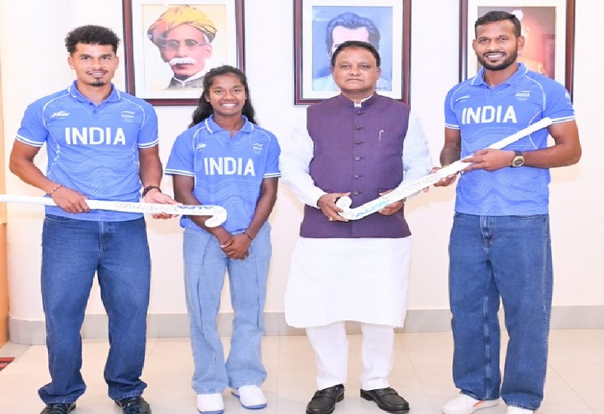 Asian Games में स्वर्ण जीतने वाले ओड़िशा के हॉकी खिलाड़ियों को CM मांझी ने किया सम्मानित, दी बधाई 