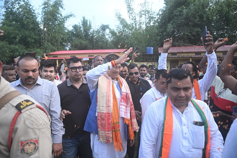 IAS से सांसद बने देवाशीष शर्मा, नगांव उपचुनाव में ऐसे बदला सियासी समीकरण; जानिए उनका सफर