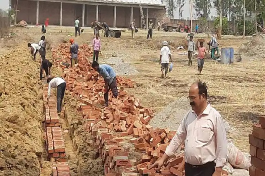  हिंदू बहनों ने पिता की आखिरी इच्छा पूरी करने के लिए ईदगाह को दान में दी 4 बीघा जमीन