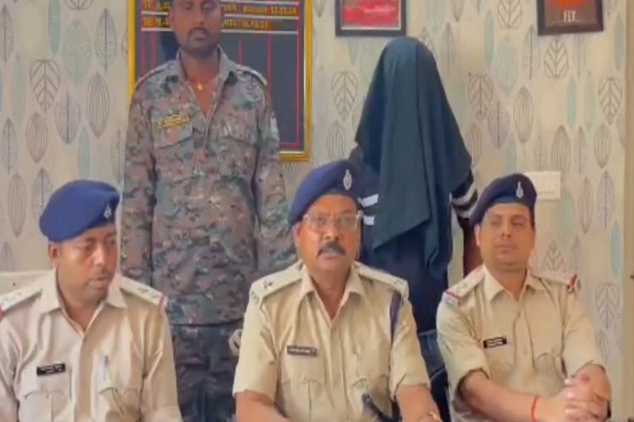 गढ़वा में फर्जी नंबर प्लेट लगी कार से शराब तस्करी, चालक गिरफ्तार 