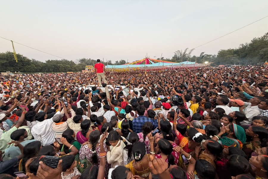 MLA जयराम महतो की सभा में उमड़ा जनसैलाब, स्कॉर्पियो की छत से दिया भाषण, हजारों की भीड़ ने सुना