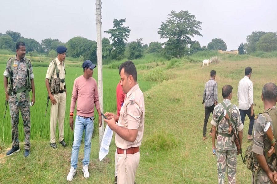 खेत में मिला 30 वर्षीय अज्ञात महिला का सड़ा-गला शव, जांच में जुटी पुलिस