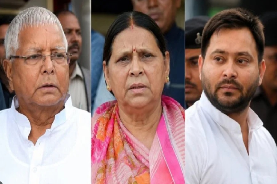 LALU15.jpg