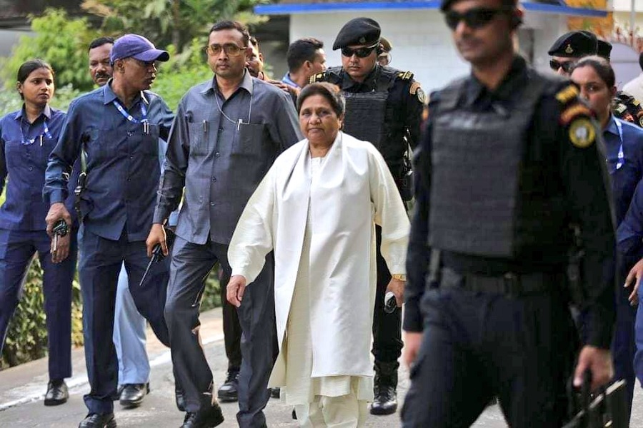 MAYAWATI05.jpg