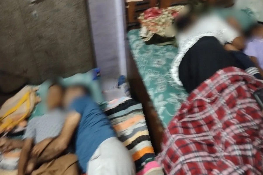 डिनर में नूडल्स खाकर सोये थे, सुबह 3 बच्चों समेत दंपति की लाश मिली