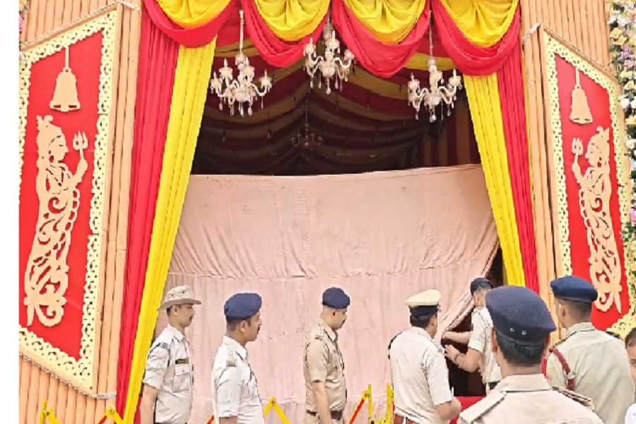 दुर्गा पूजा से पहले पटना के पंडालों में पहुंचे DIG, सुरक्षा व्यवस्था की जांच