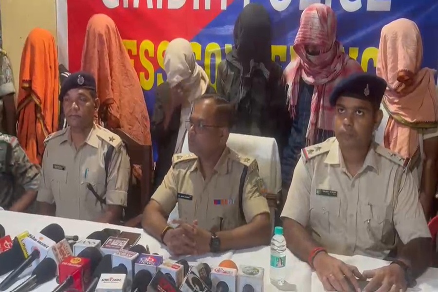 गिरिडीह के पचंबा में ट्रकों की बैटरी और एसी के उपकरण चोरी का खुलासा, 6 आरोपी गिरफ्तार