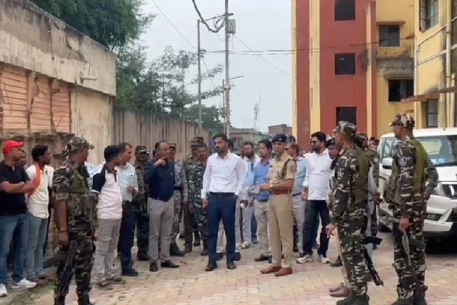 पलामू MMCH अस्पताल में नवजात का शव मिलने के बाद DC-SP ने किया निरीक्षण, जांच टीम गठित