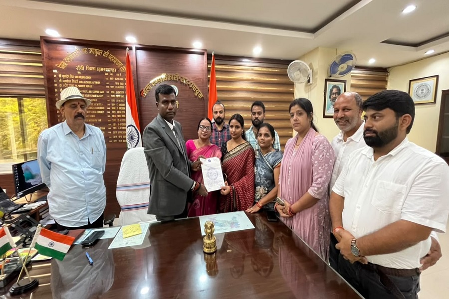 योगा टीचर का पार्थिव शरीर रांची लाने की कवायद तेज, वियतनाम में गंवाई जान; परिजनों से मिले DC