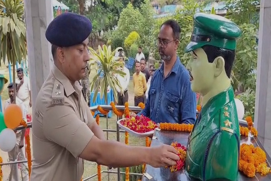 नक्सलियों से लोहा लेते हुए बलिदान देने वाले जांबाज़ SP अजय कुमार सिंह को किया गया याद