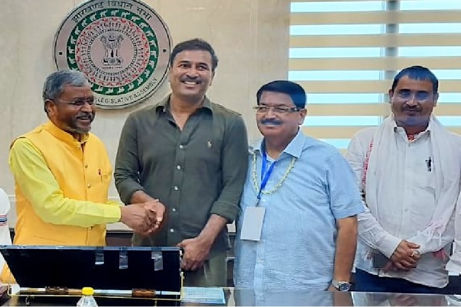SUDESH18.jpg
