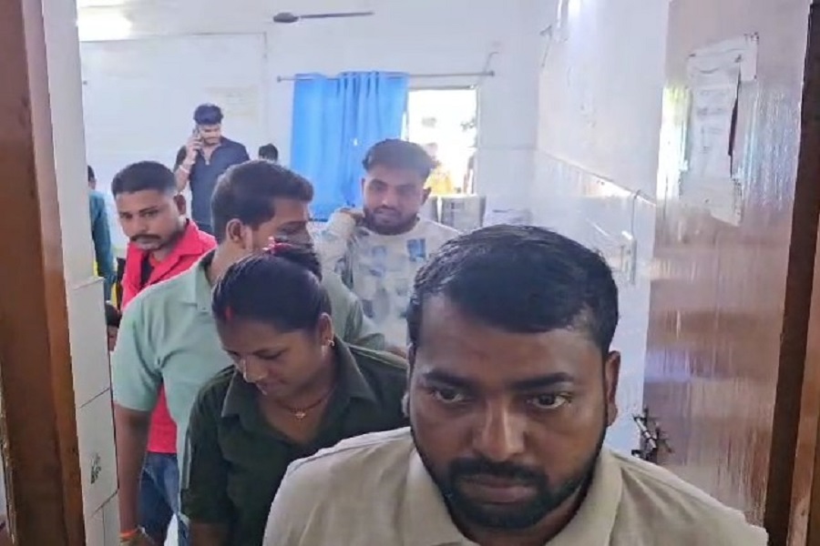 हजारीबाग में रिटायर्ड शिक्षक पर दो राउंड फायरिंग, एक गोली छाती में लगी; हालत गंभीर