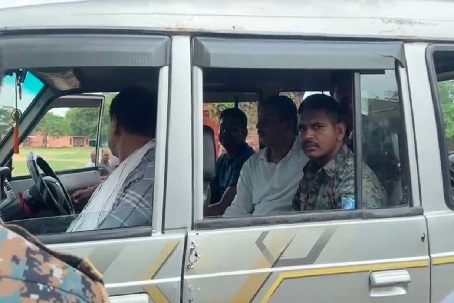 गिरिडीह साइबर थाना के इंस्पेक्टर पुनीत कुमार रिश्वत लेते रंगे हाथ गिरफ्तार, धनबाद ACB की कार्रवाई