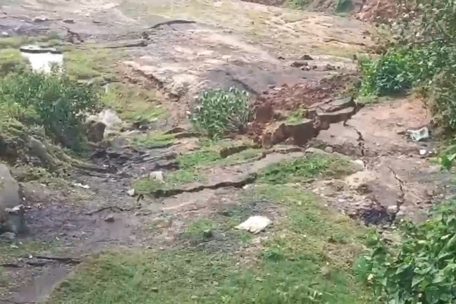 धनबाद के कतरास में अवैध कोयला खनन के दौरान हादसा, खदान धंसने से 2 की मौत; कई घायल