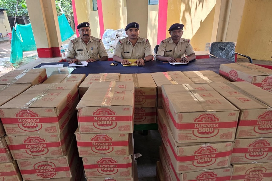 बोकारो में चेकिंग के दौरान पुलिस ने XUV से 1080 कैन बीयर की बरामद, 3 पर FIR दर्ज