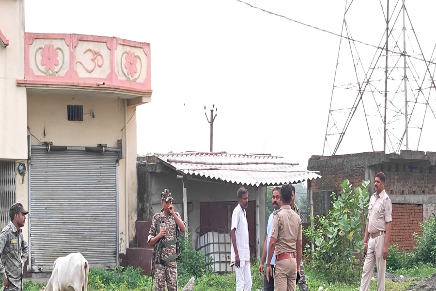 दुमका में अवैध मिनी गन फैक्ट्री का भंडाफोड़, कोलकाता STF की सूचना पर छापेमारी; लेथ मशीन समेत कई उपकरण जब्त