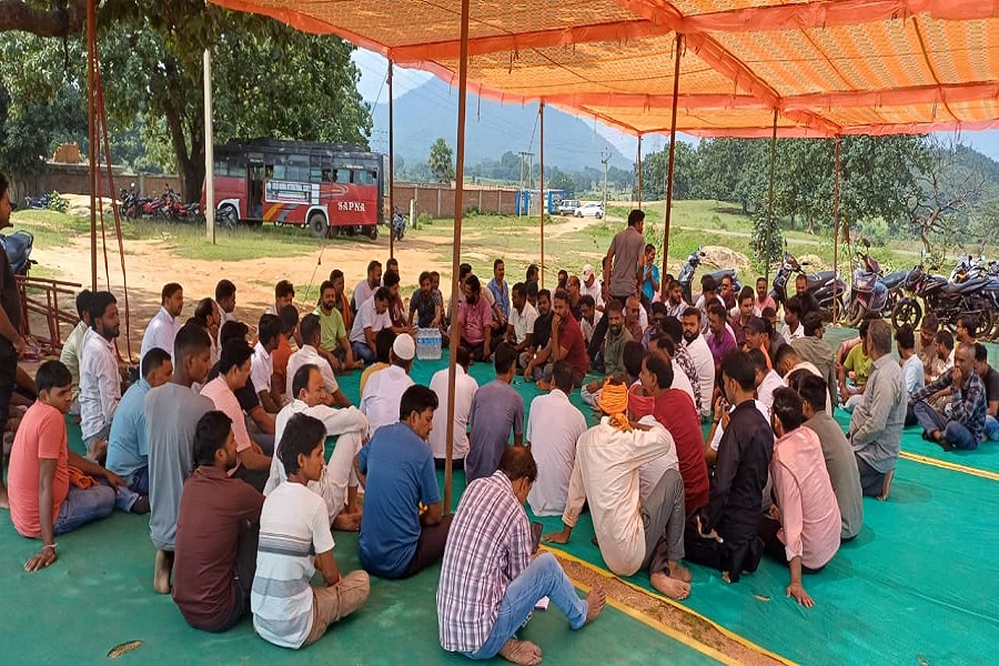 कोयला वाहनों की मनमानी और धूल-गर्दा के विरोध में आज बालूमाथ पूरी तरह बंद