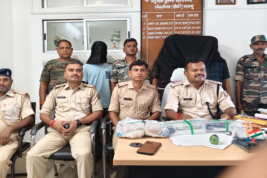 पलामू में CSP लूट की कोशिश नाकाम, ग्रामीणों ने दो आरोपियों को पकड़ा; हथियार व नकदी बरामद