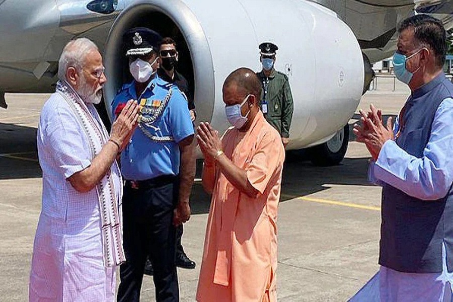 कुछ ही देर में पीएम बुंदेलखंड एक्सप्रेसवे का करेंगे उद्घाटन, सीएम योगी ने किया स्वागत