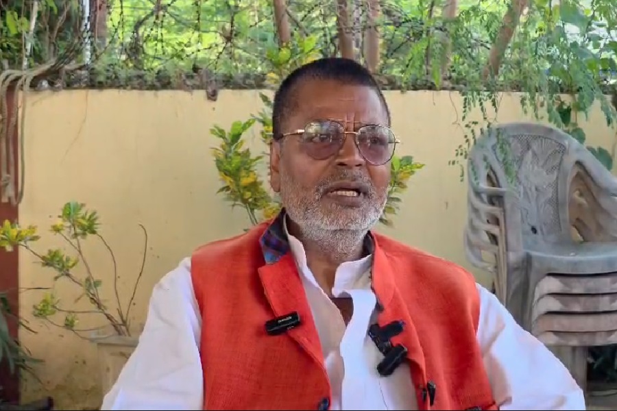 हजारीबाग में बॉडीगार्ड निरंजन महतो की संदिग्ध मौत पर सियासत तेज, योगेंद्र साव ने उठाए सवाल