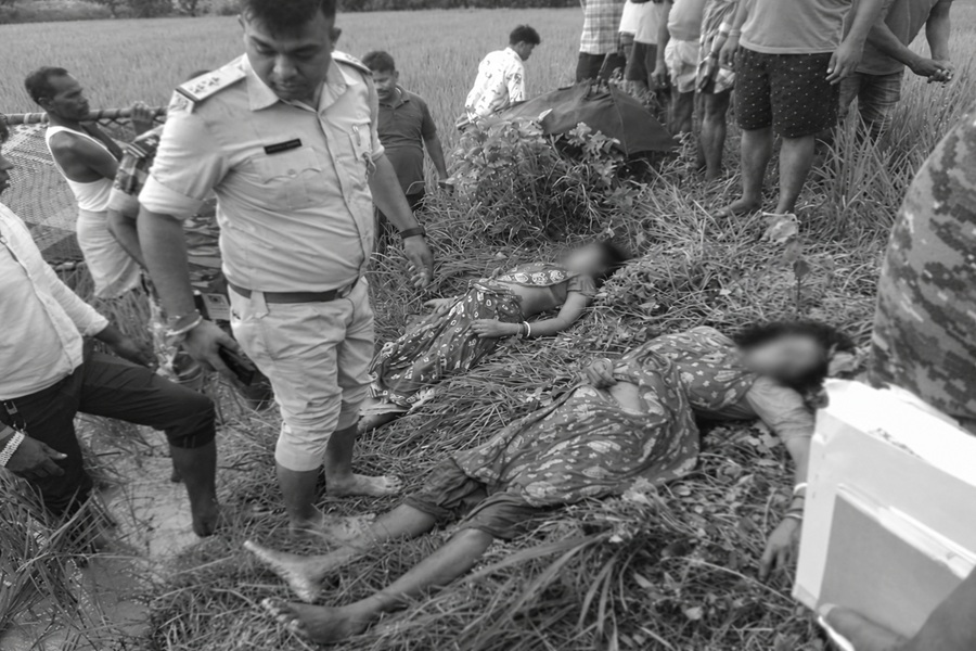 खेत में काम कर रहीं 5 महिलाओं पर हुआ वज्रपात, 2 की मौत; 3 गंभीर रूप से झुलसीं