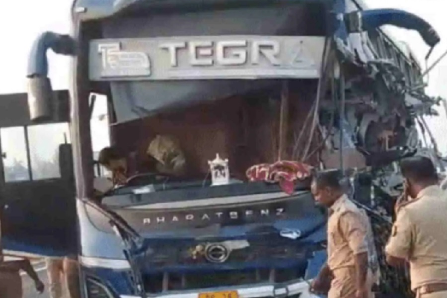 दिल्ली से दरभंगा आ रही AC बस का हुआ भीषण हादसा, 4 की मौत, 3 की हालत गंभीर