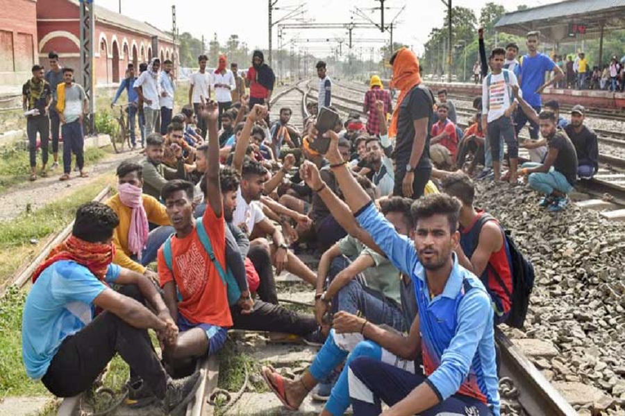 जबरदस्त विरोध प्रदर्शनों के बीच यूपी सरकार सख्त, बवाल को लेकर 260 लोग गिरफ्तार