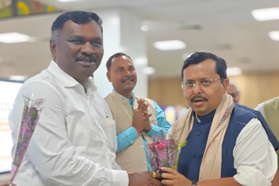 बीजेपी के राष्ट्रीय अध्यक्ष नितिन नवीन 3 दिवसीय झारखंड दौरे पर रांची पहुंचे, एयरपोर्ट पर भव्य स्वागत
