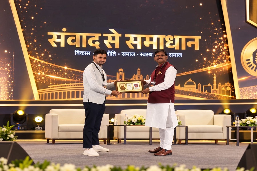 विद्यार्थियों के उज्ज्वल भविष्य और उच्च शिक्षा के प्रयासों के लिए RKDF के डॉ. अमित कुमार पांडेय सम्मानित