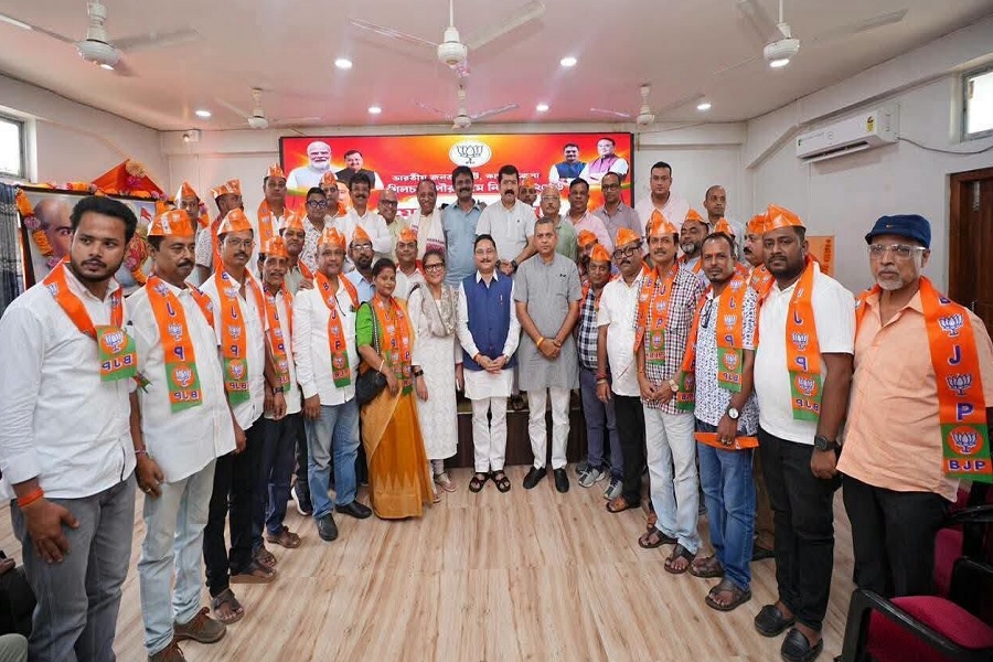 कछार में TMC को बड़ा झटका, जिलाध्यक्ष समेत 51 नेता-कार्यकर्ता BJP में शामिल