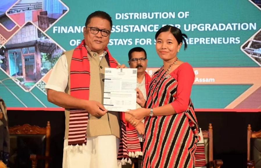 असम में 1.66 लाख ST छात्रों को 194.55 करोड़ की स्कॉलरशिप, आधार-लिंक्ड खातों में पहुंचेगी राशि