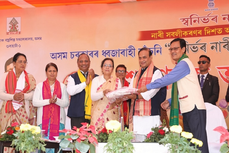 'स्वनिर्भर नारी' योजना बनी महिला बुनकरों की ताकत, पहले चरण में 5 लाख ने कराया पंजीकरण