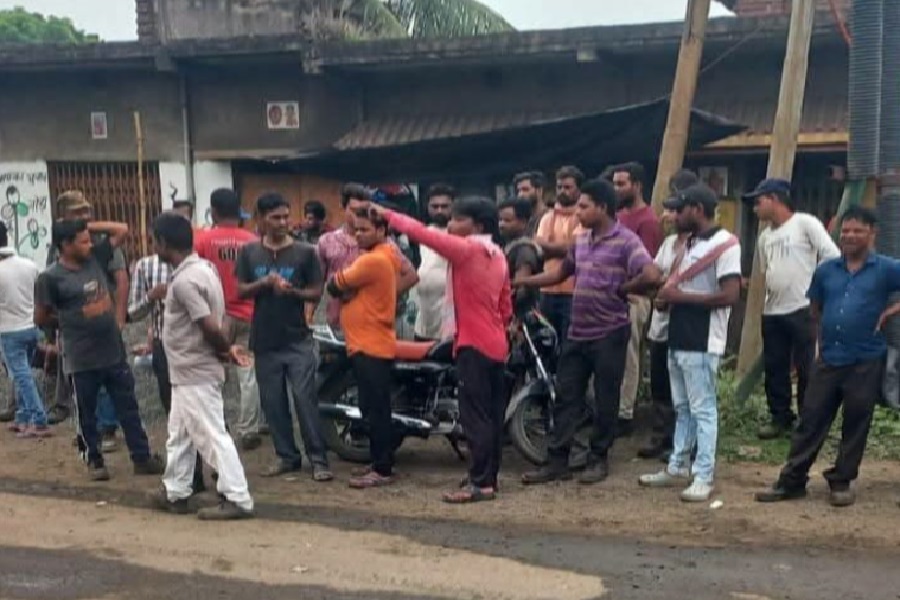 bangal_worker_strike.jpg