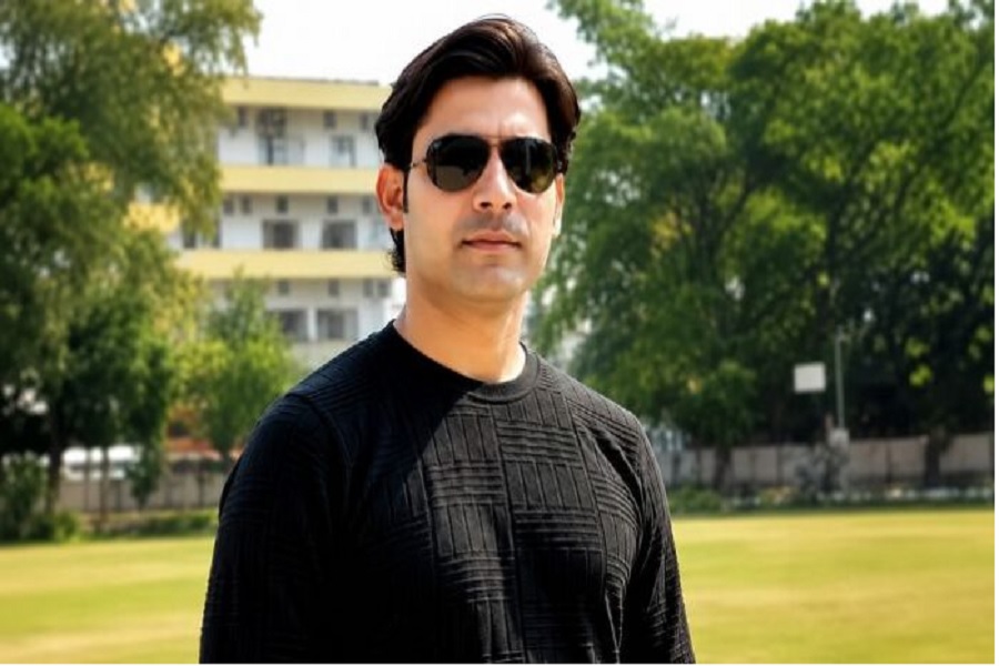  भरत तिवारी की मौत के बाद पहली बार घर पहुंचे डीएम-एसपी, परिवार को इन मांगों पर मिलाआश्वाशन  