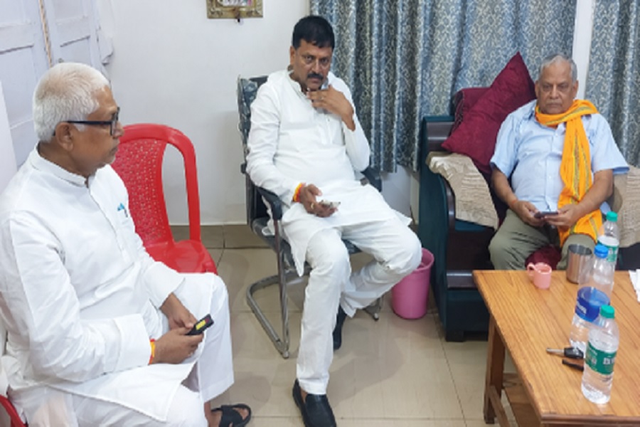 नीरज कुमार से मिले उमेश कुशवाहा-संजय गांधी, बंद कमरे में 20 मिनट तक क्या हुई बात?