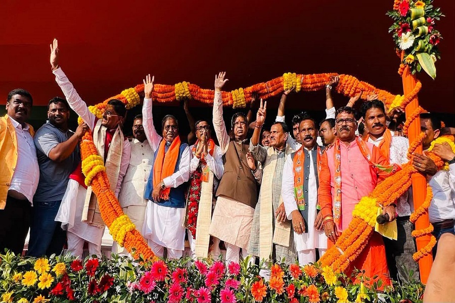 AJSU छोड़ BJP में शामिल हुए हरेलाल महतो, ईचागढ़ में नए समीकरणों की चर्चा