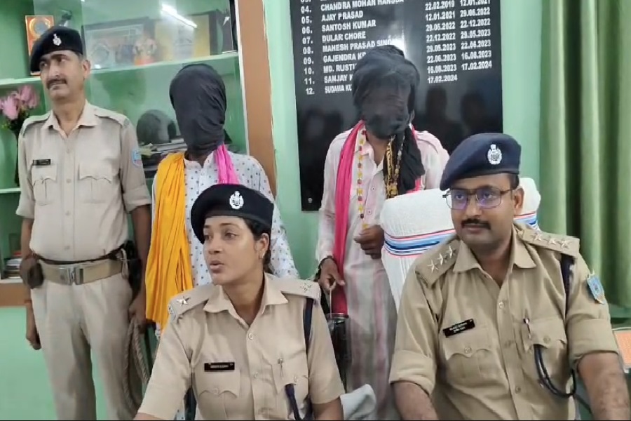 बोकारो में साधु बनकर घर पहुंचे ठग, चमत्कार का झांसा देकर सोने के गहने लेकर फरार; 2 सगे भाई गिरफ्तार