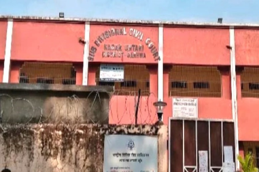 गढ़वा में पेशी के लिए लाया गया आरोपी कोर्ट परिसर से फरार 