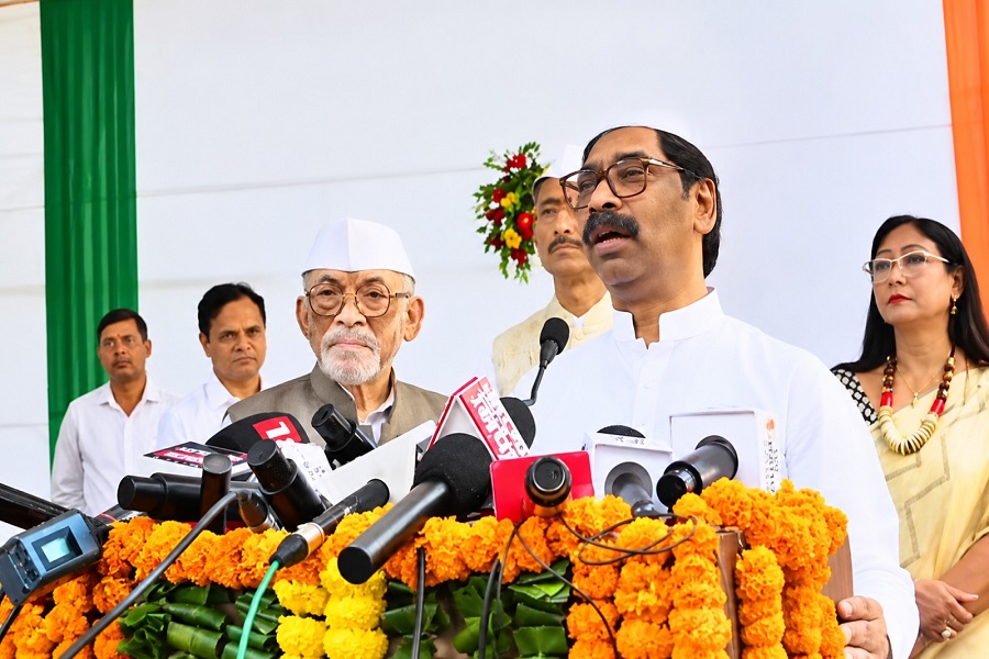 गांधी जयंती पर बापू वाटिका पहुंचे CM हेमंत सोरेन, महात्मा गांधी को दी श्रद्धांजलि
