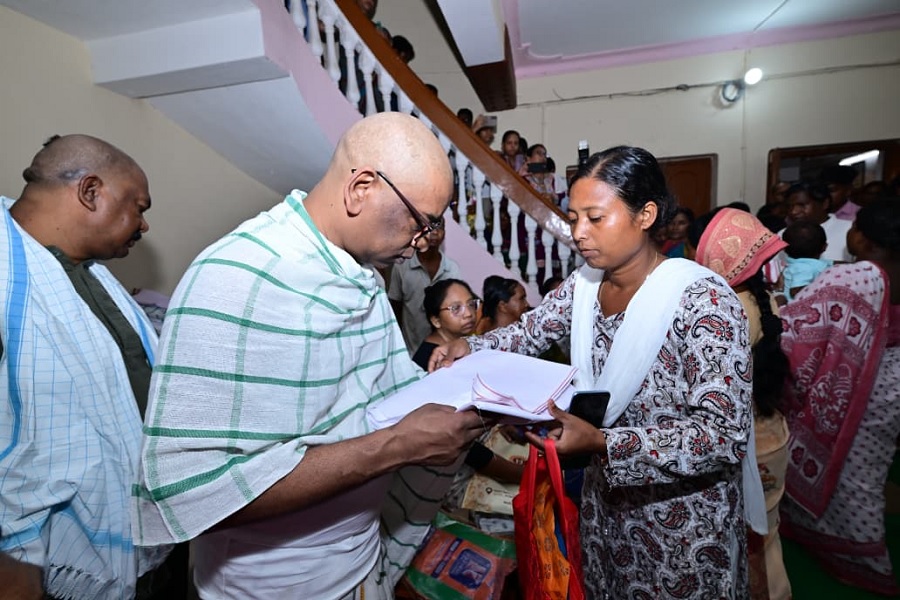 CM हेमंत सोरेन ने मां रूपी सोरेन के दशकर्म संस्कार की पारंपरिक रस्में पूरी कीं, सभी दलों के नेता भी पहुंचे 