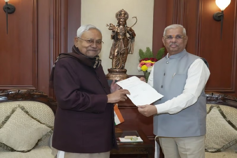 cm_nitish_and_governor.jpg