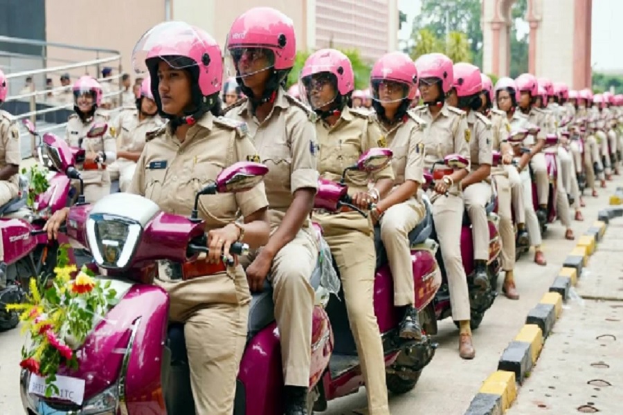 जमुई में ‘पुलिस दीदी’ अभियान तेज, कॉलेजों और बाजारों में महिला पुलिस की गश्त
