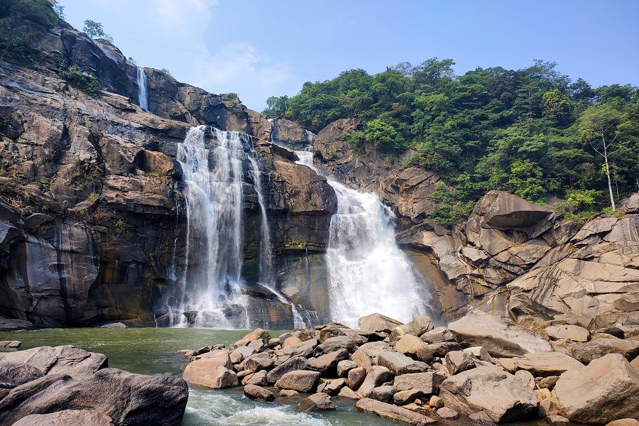 मूसलाधार बारिश का असर, जोन्हा-हुंडरू समेत सभी जलप्रपात उफान पर; पर्यटकों के लिए अलर्ट जारी