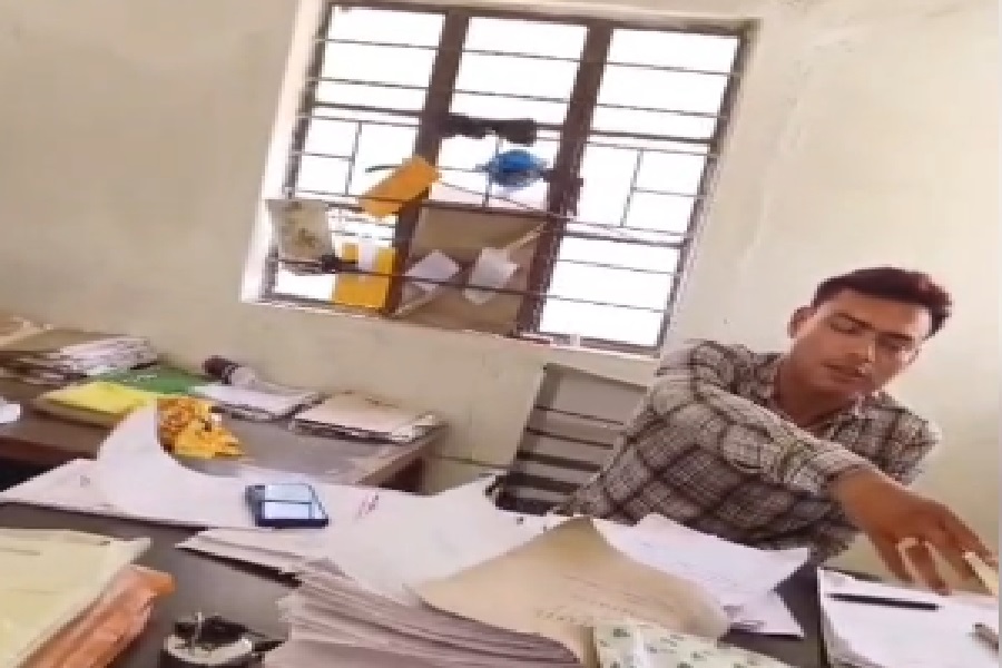 garwah_rishwat.jpg